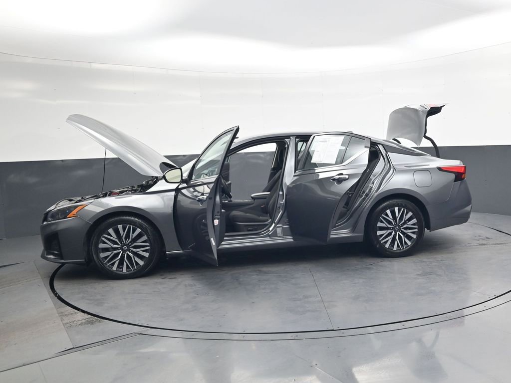 Used 2024 Nissan Altima 2.5 SV image 42