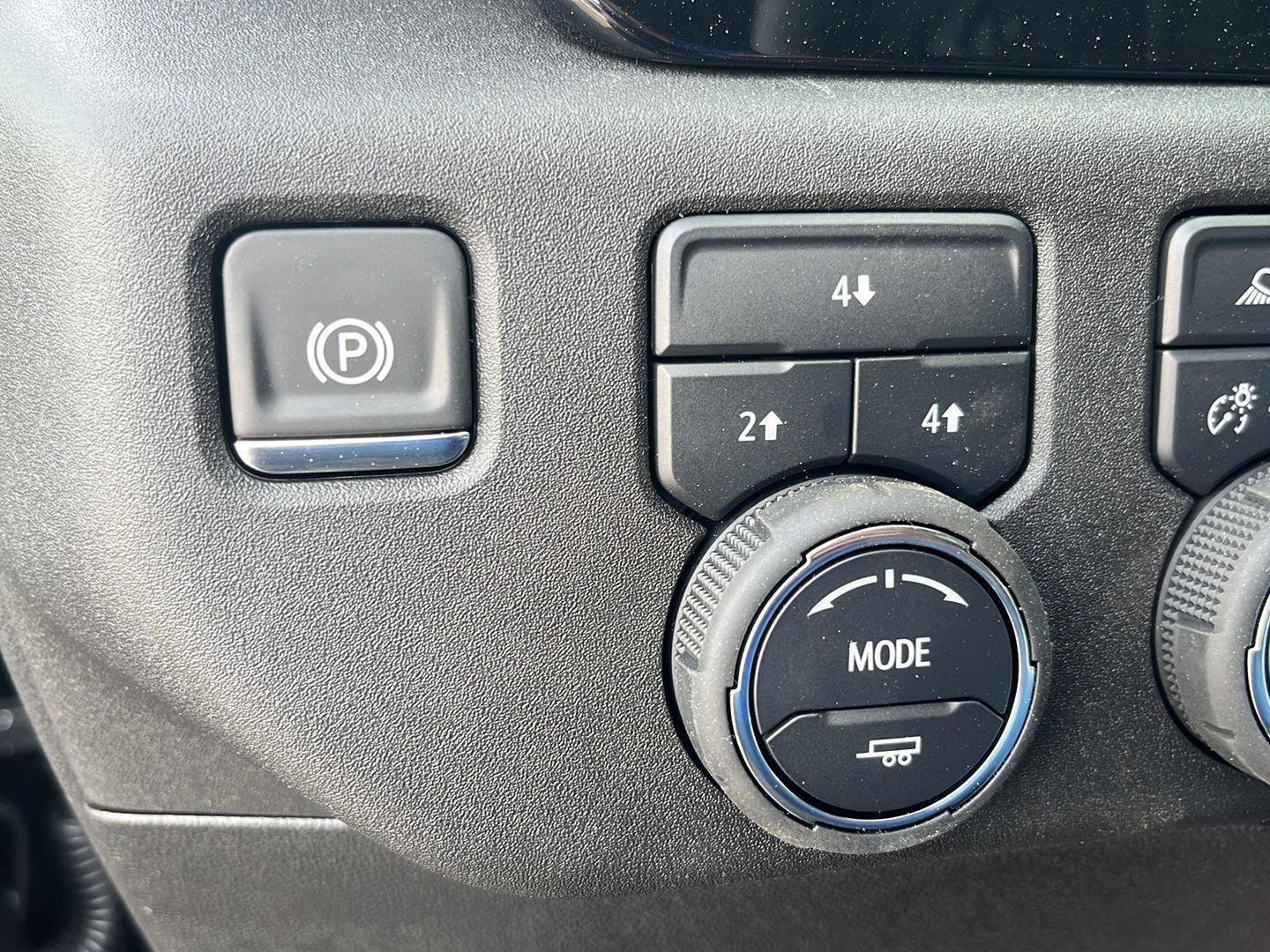 New 2025 Chevrolet Silverado 2500 LT w/ Safety Package image 38