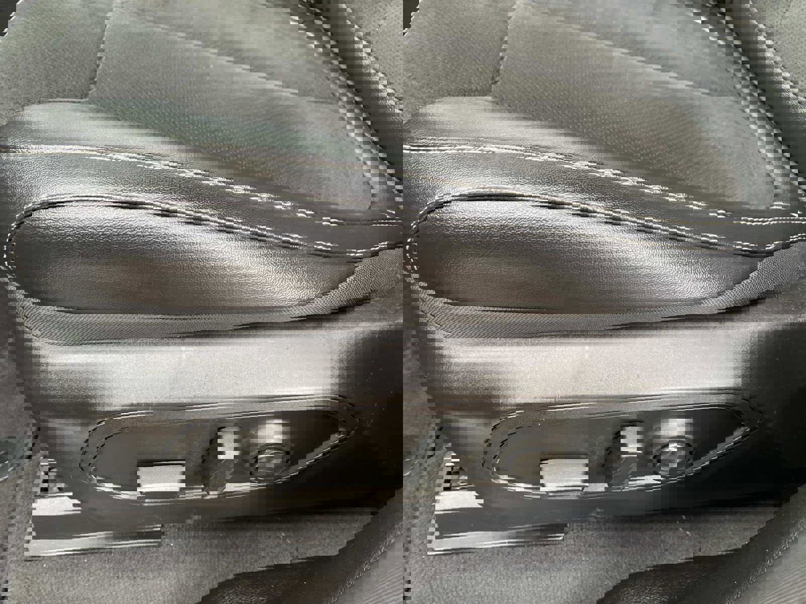 Certified 2024 Jeep Grand Cherokee Altitude image 22