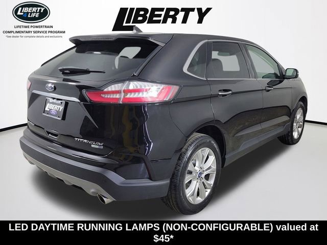 Used 2022 Ford Edge Titanium image 3