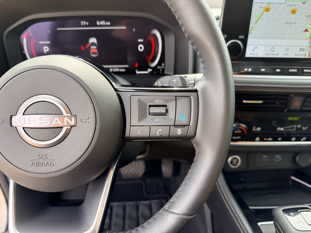 Used 2023 Nissan Rogue Platinum FWD image 16