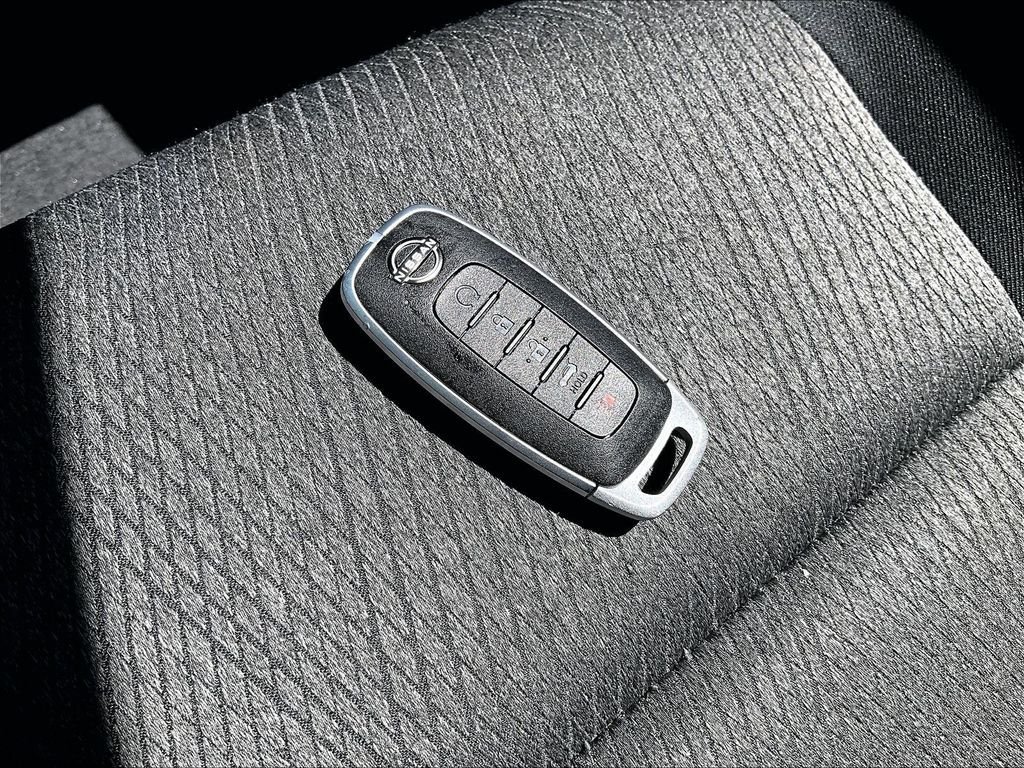 Certified 2026 Nissan Rogue SV AWD/4WD image 30