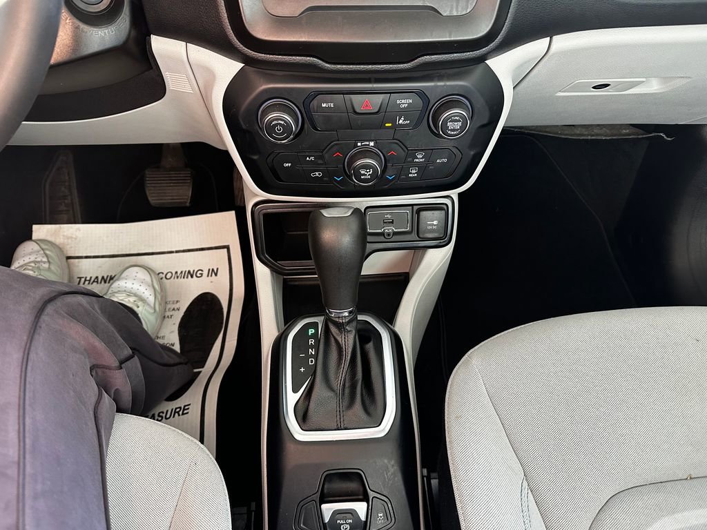 Used 2021 Jeep Renegade Latitude image 60