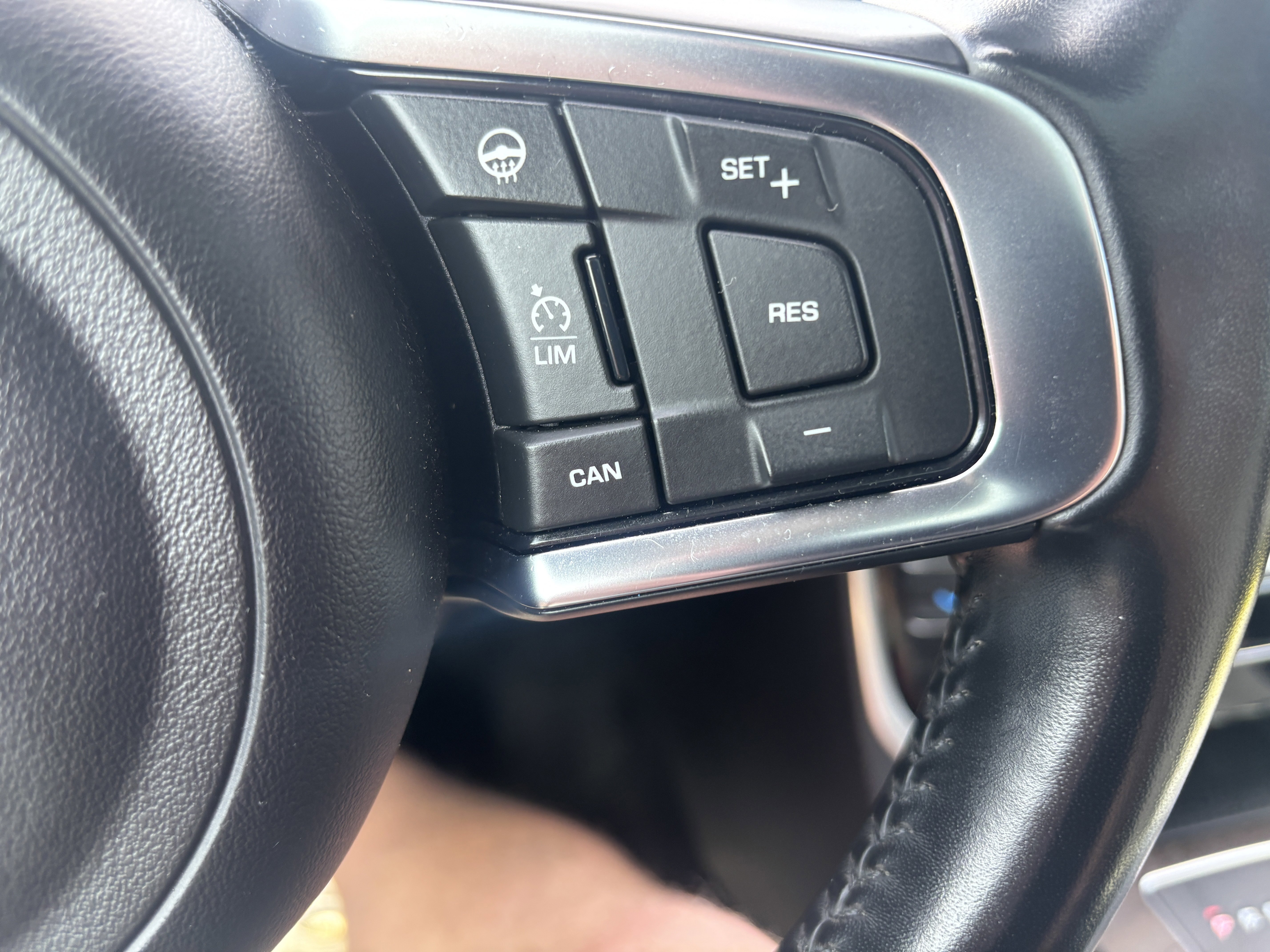 Used 2018 Jaguar XE R-Sport image 20