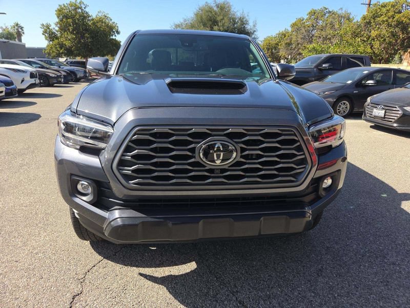 Used 2023 Toyota Tacoma TRD Sport w/ TRD Premium Sport Package AWD/4WD image 6