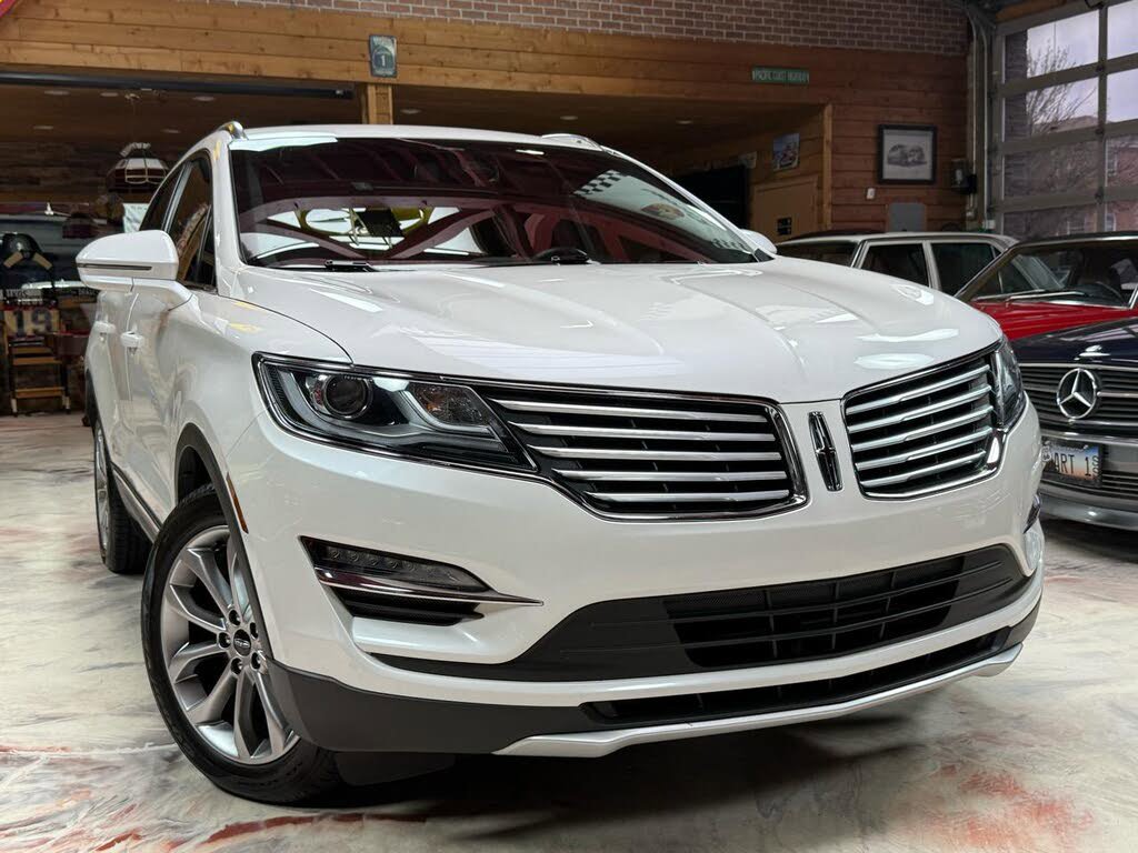 Used 2018 Lincoln MKC Select w/ Select Plus Package FWD image 3