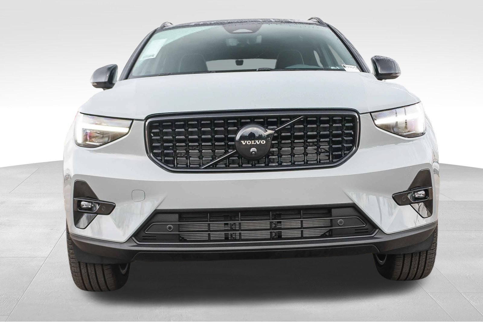 New 2026 Volvo XC40 B5 Ultra w/ Climate Package AWD/4WD image 2