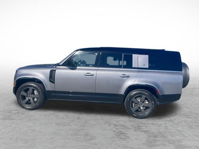 Used 2024 Land Rover Defender 130 X-Dynamic SE AWD/4WD image 5