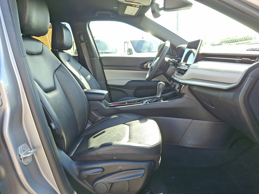 Used 2024 Jeep Compass Limited image 13