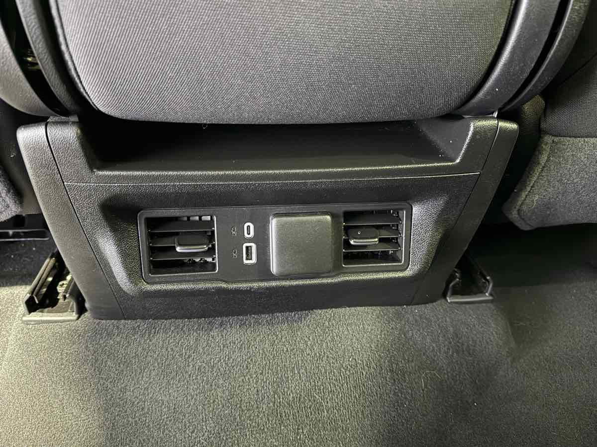 Used 2025 Chevrolet Silverado 1500 LT AWD/4WD image 41