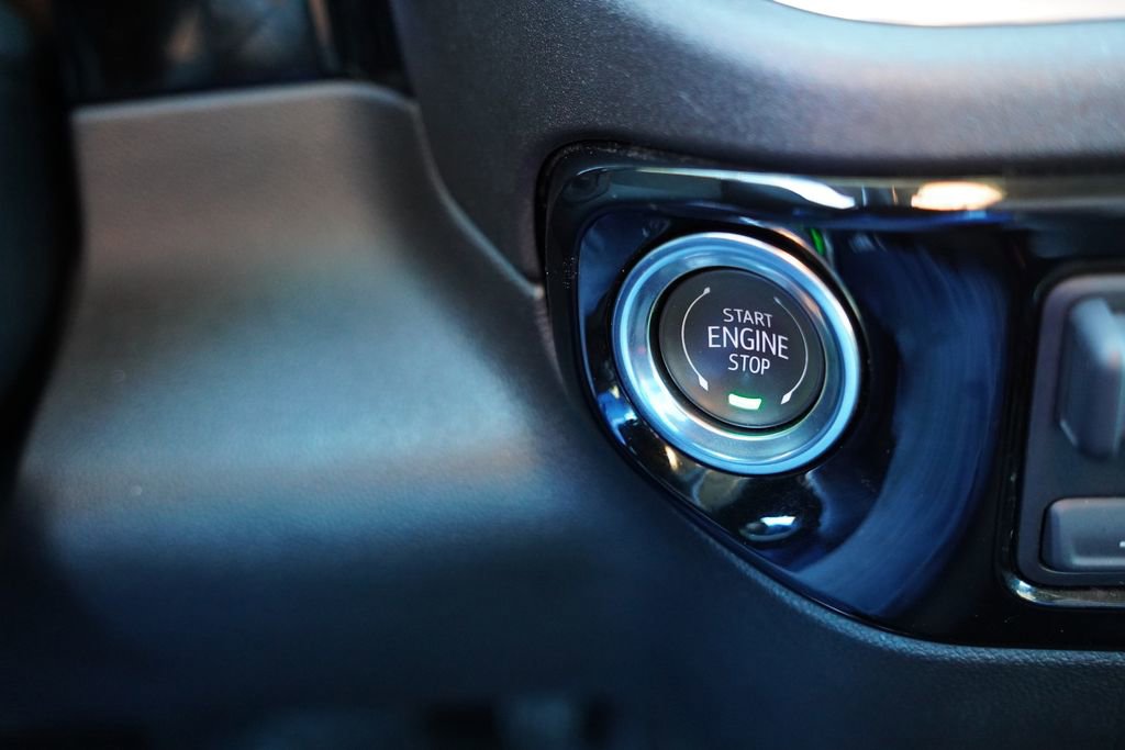 Certified 2025 Chevrolet Silverado 2500 LT w/ Convenience Package image 29