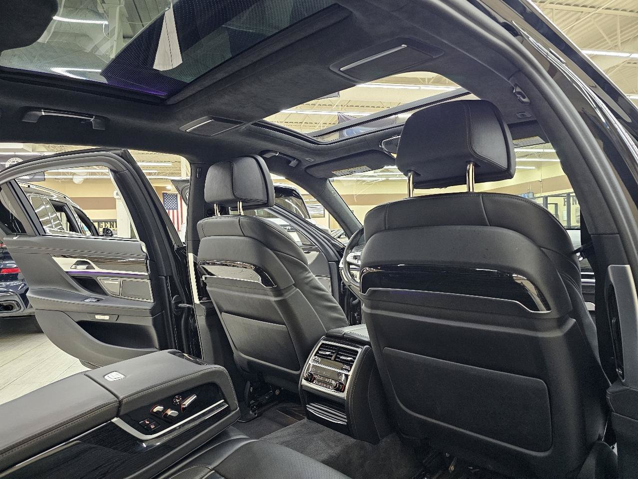 Used 2018 BMW M760i xDrive AWD/4WD image 24