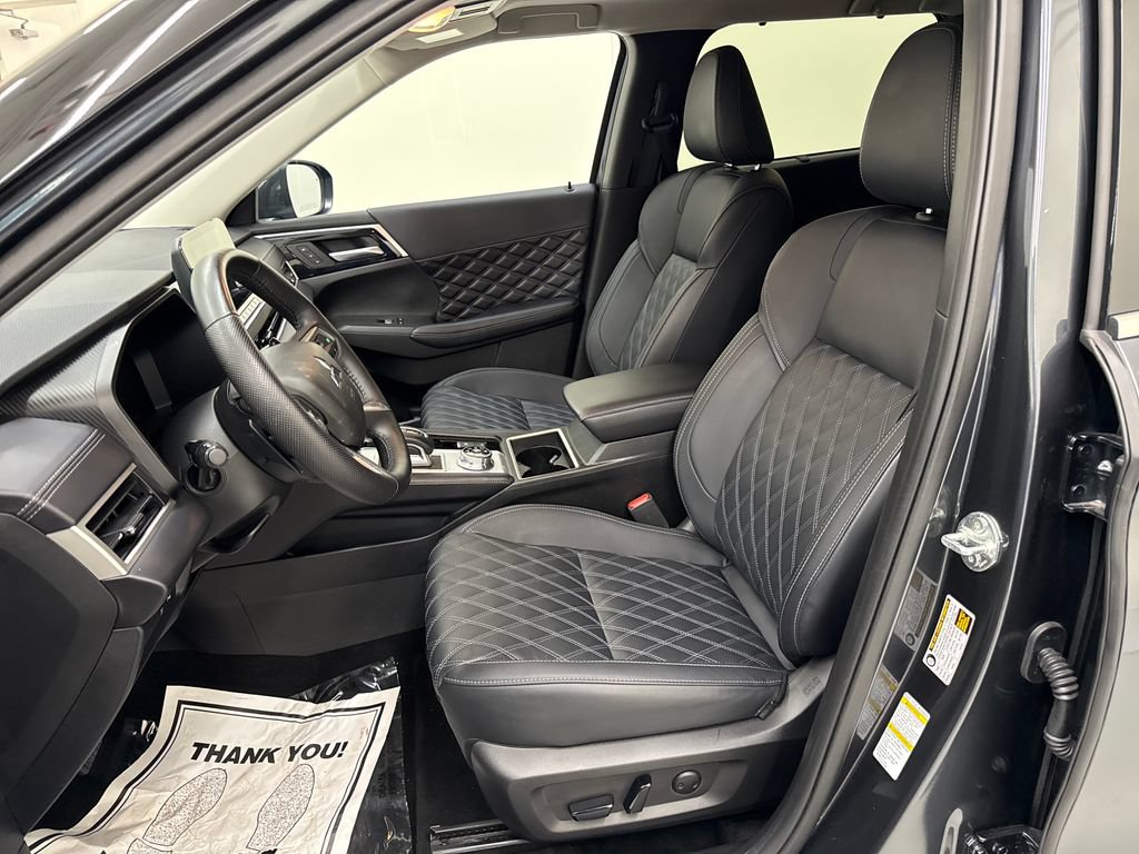 Used 2025 Mitsubishi Outlander 4WD Plug-In Hybrid image 13