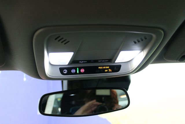 Used 2021 Chevrolet Malibu LT FWD image 19