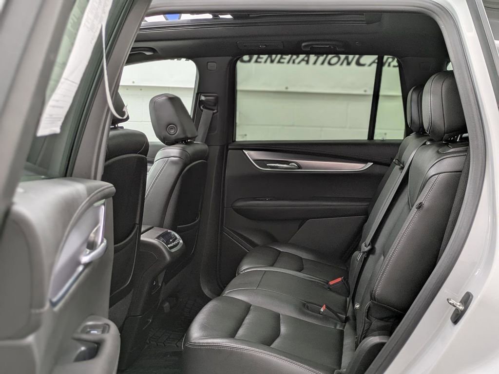 Used 2023 Cadillac XT6 Luxury image 19