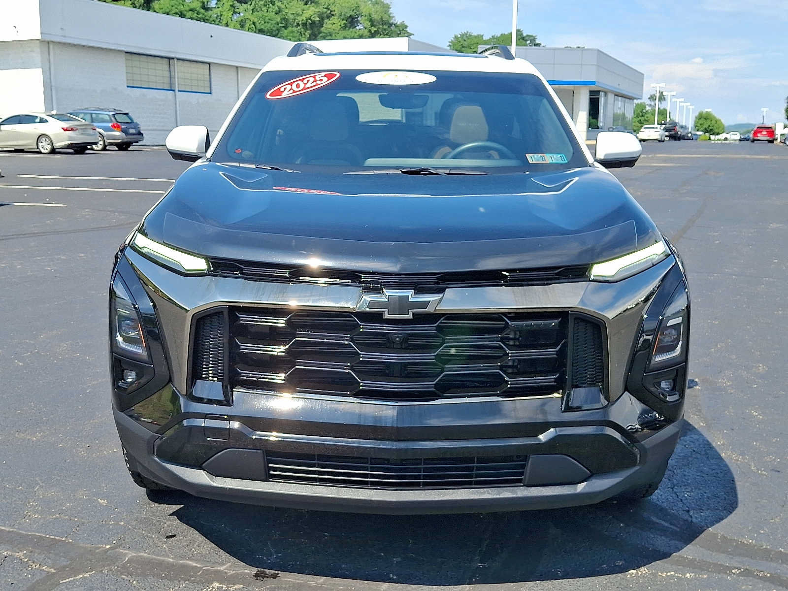 Used 2025 Chevrolet Equinox ACTIV w/ Safety and Technology Package AWD/4WD image 2