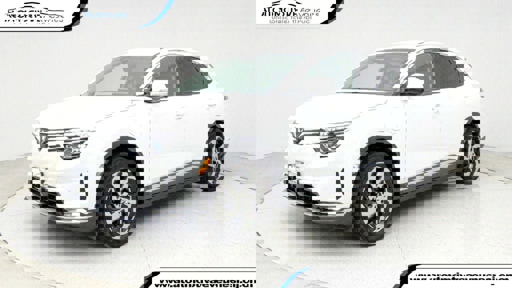 Used 2023 VinFast VF 8 Eco image 1