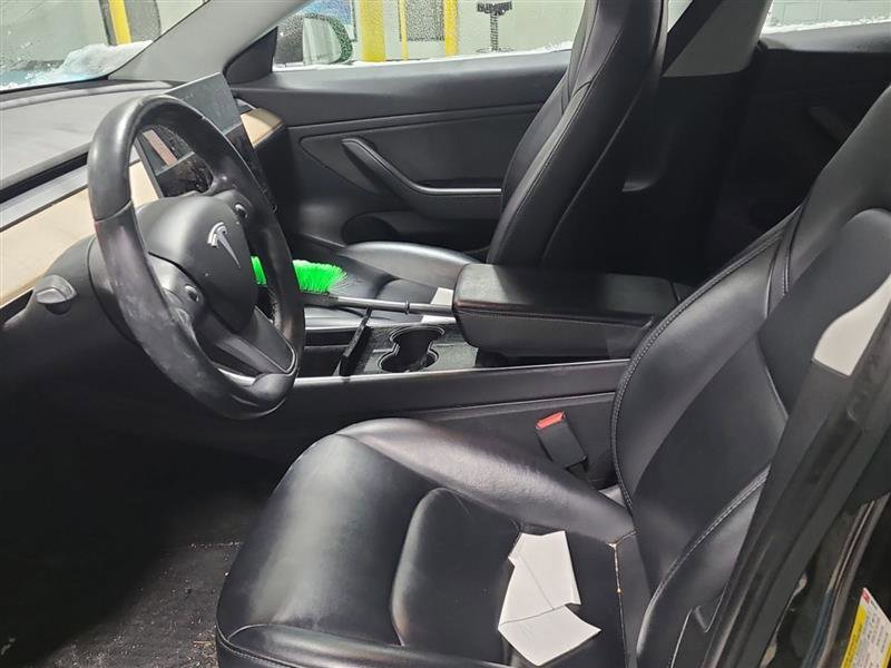 Used 2019 Tesla Model 3 Standard Range Plus image 5