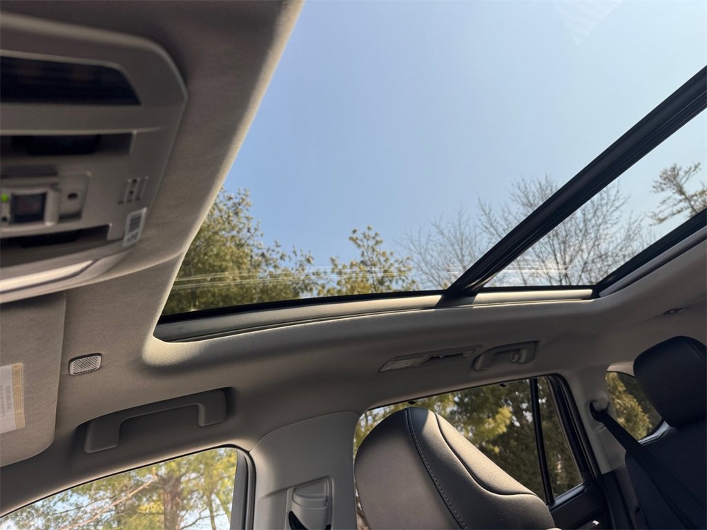 Used 2023 Toyota Highlander Platinum image 27