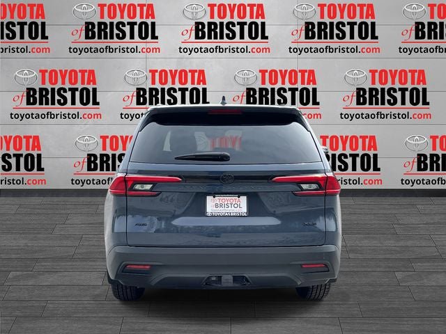 Used 2024 Toyota Grand Highlander XLE image 4