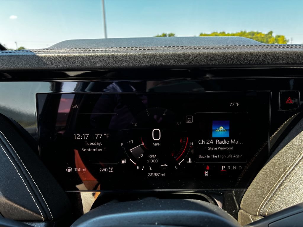 Used 2025 GMC Yukon Elevation w/ Elevation Premium Package AWD/4WD image 12