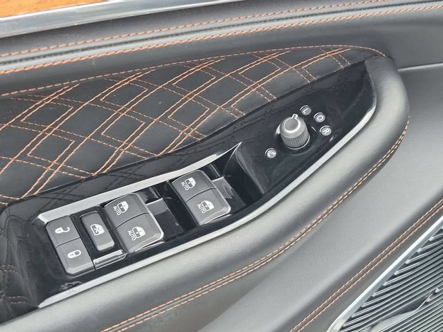 Used 2022 Jeep Grand Cherokee Summit AWD/4WD image 16