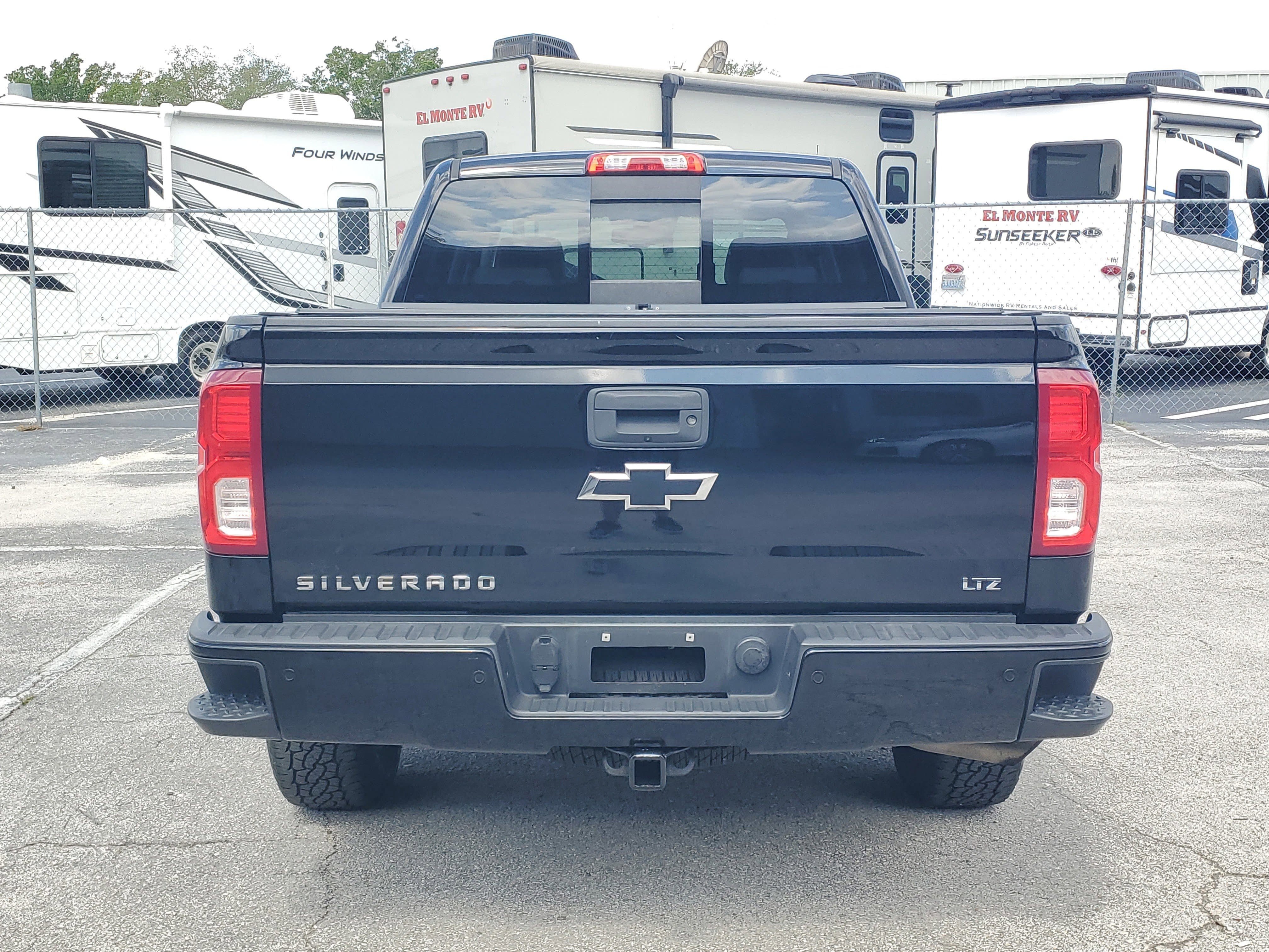 Used 2018 Chevrolet Silverado 1500 LTZ Z71 w/ LTZ Plus Package AWD/4WD image 6