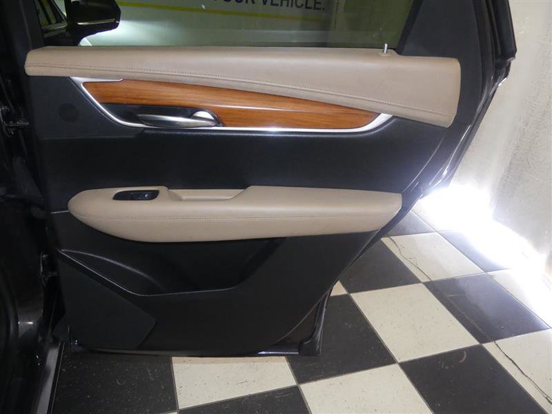 Used 2017 Cadillac XT5 Platinum AWD/4WD image 29