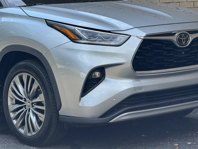Used 2020 Toyota Highlander Platinum AWD/4WD image 3