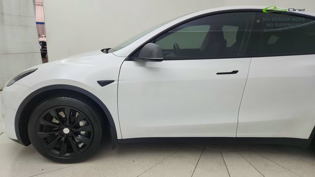 Used 2022 Tesla Model Y Long Range AWD/4WD image 10