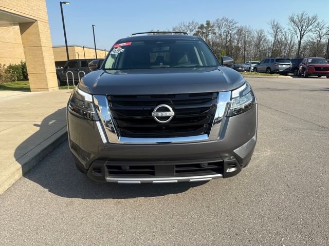 Used 2024 Nissan Pathfinder Platinum w/ Cargo Package image 7