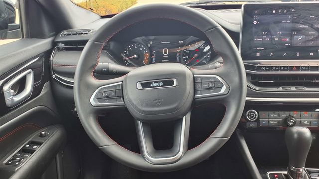 Used 2025 Jeep Compass Trailhawk image 20