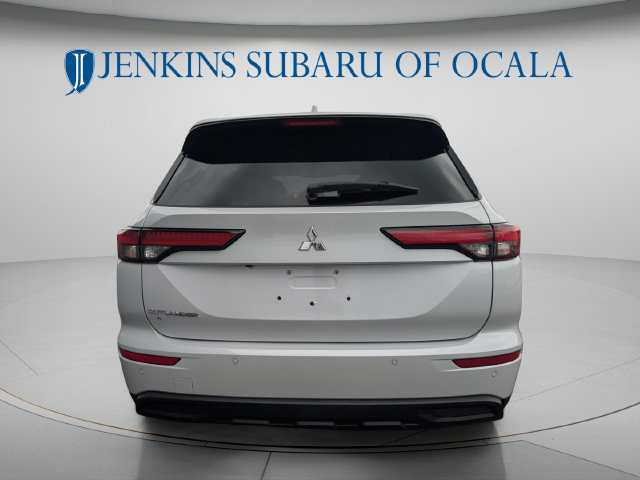 Used 2024 Mitsubishi Outlander ES FWD image 4