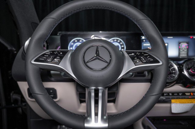 New 2025 Mercedes-Benz EQB 300 4MATIC image 21