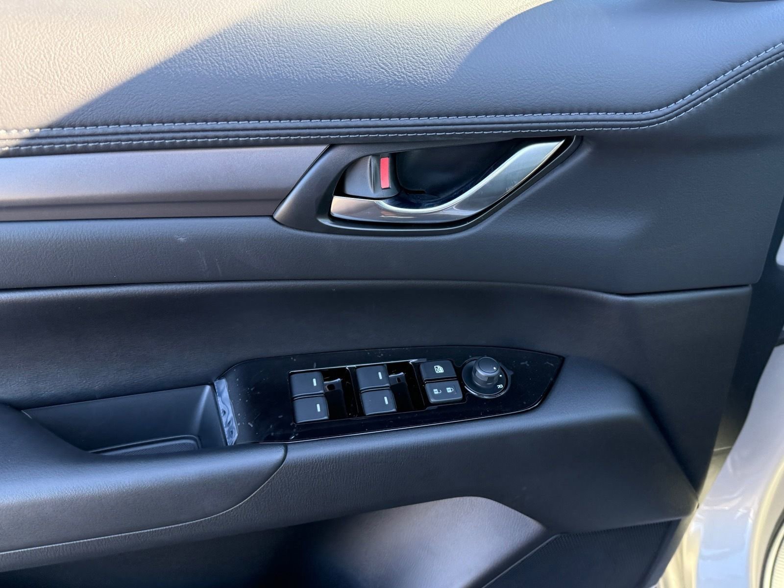 New 2025 MAZDA CX-5 AWD 2.5 S w/ Preferred Package image 15