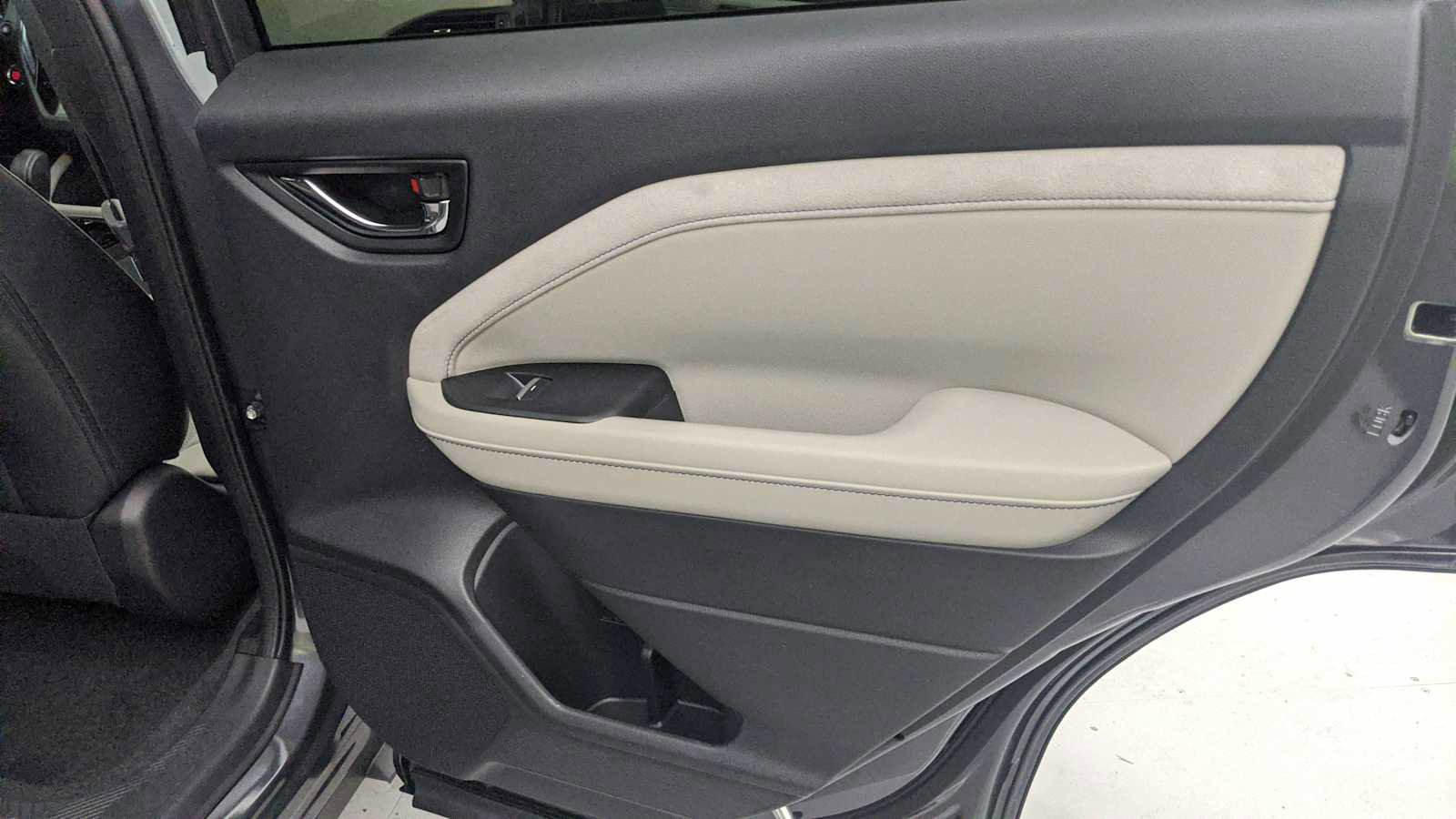 New 2026 Subaru Forester Limited image 33