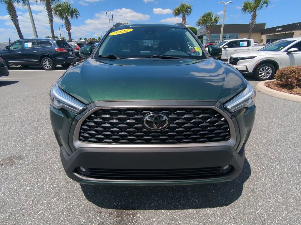 Used 2022 Toyota Corolla Cross XLE image 9