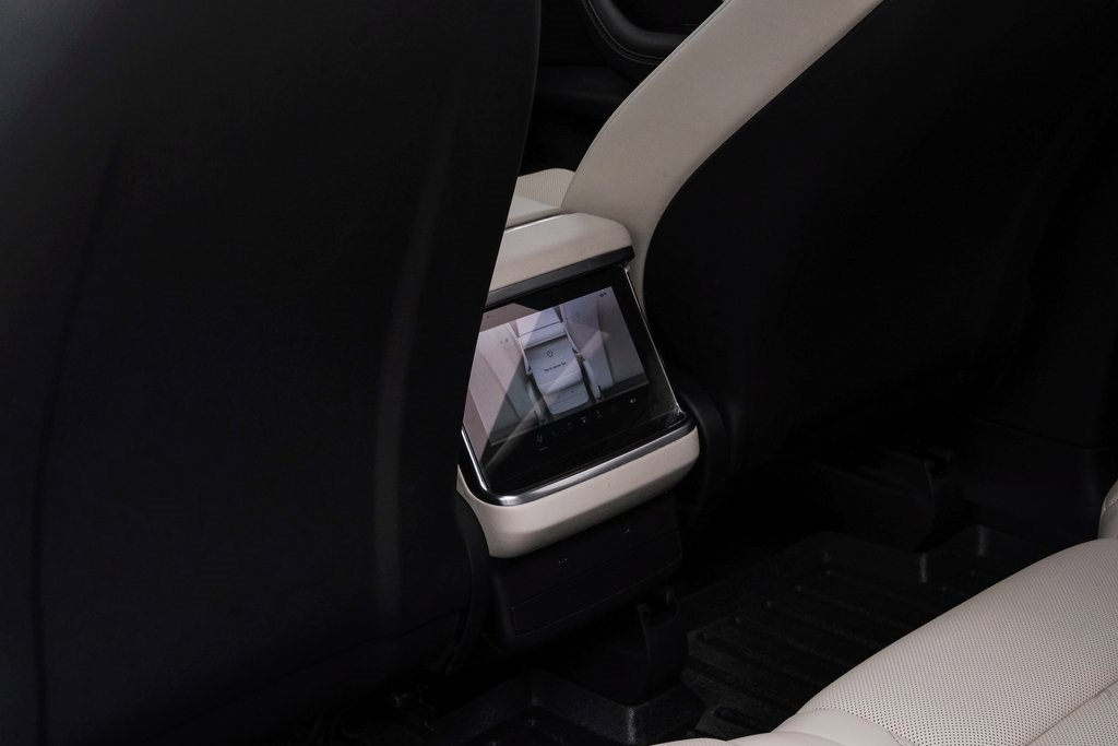 Used 2022 Tesla Model X image 45