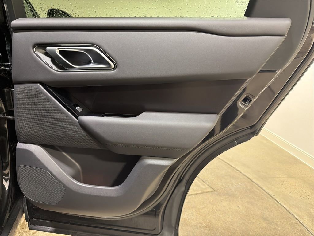 New 2026 Land Rover Range Rover Velar Dynamic SE image 26