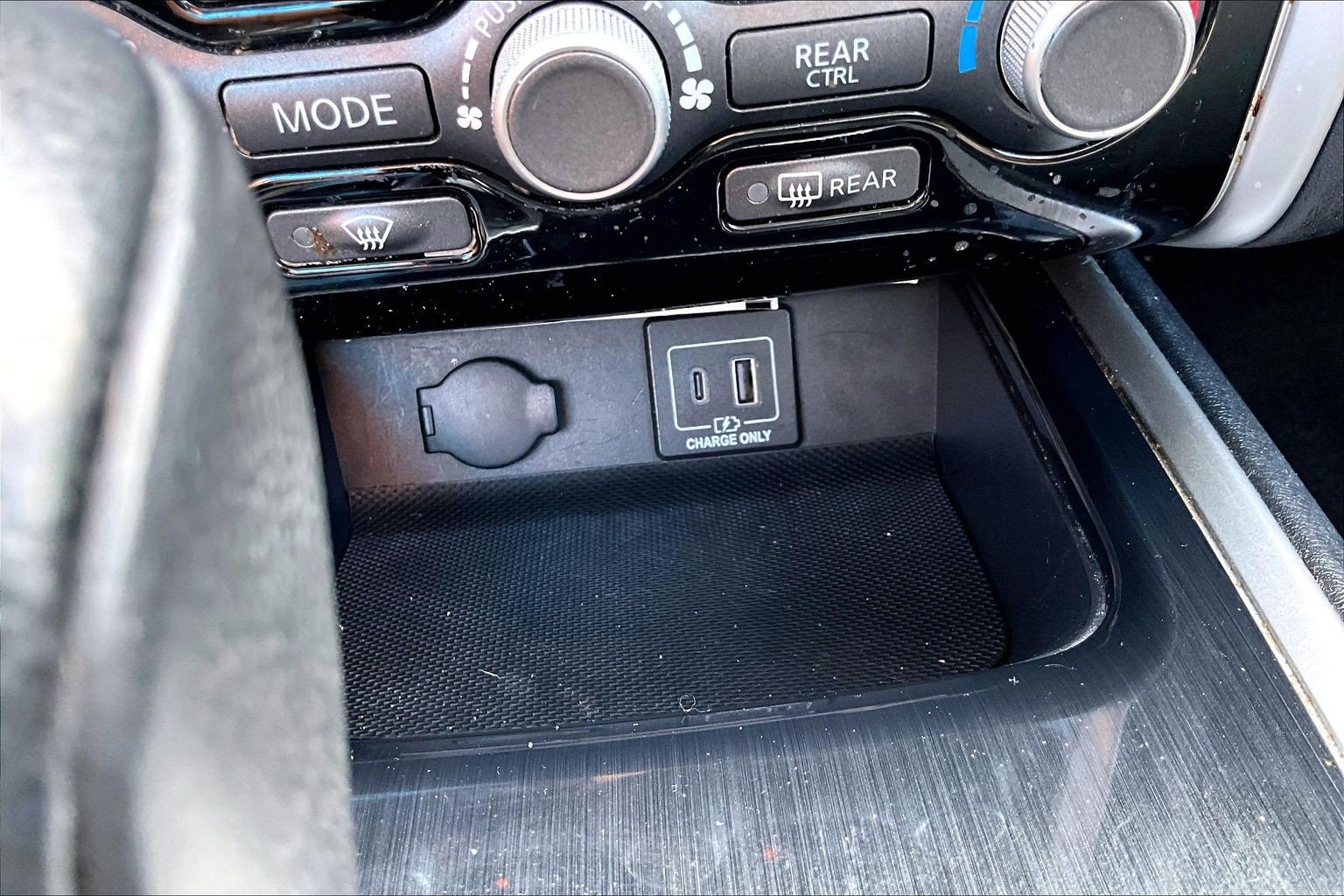 Used 2020 Nissan Pathfinder SV FWD image 32