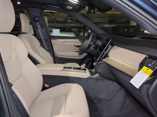 New 2026 Volvo XC90 B6 Plus w/ Protection Package Premier image 29