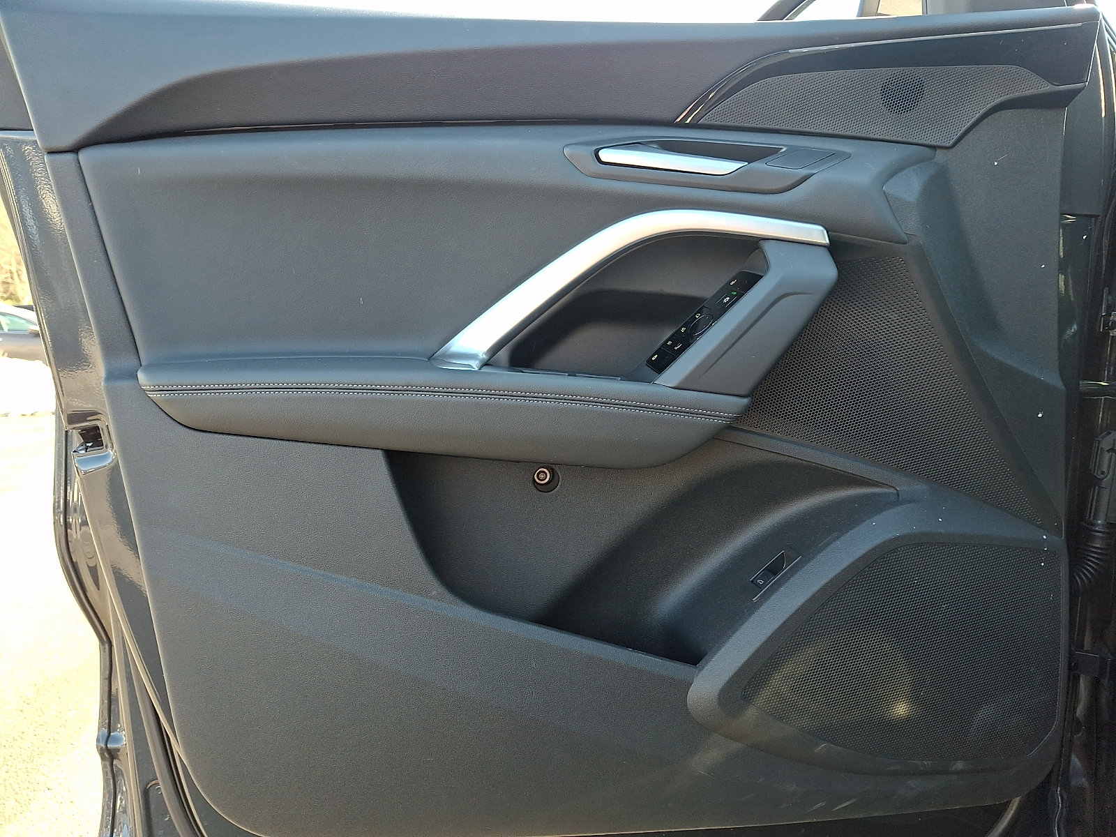 Used 2025 Audi Q5 Premium w/ Convenience Package image 14