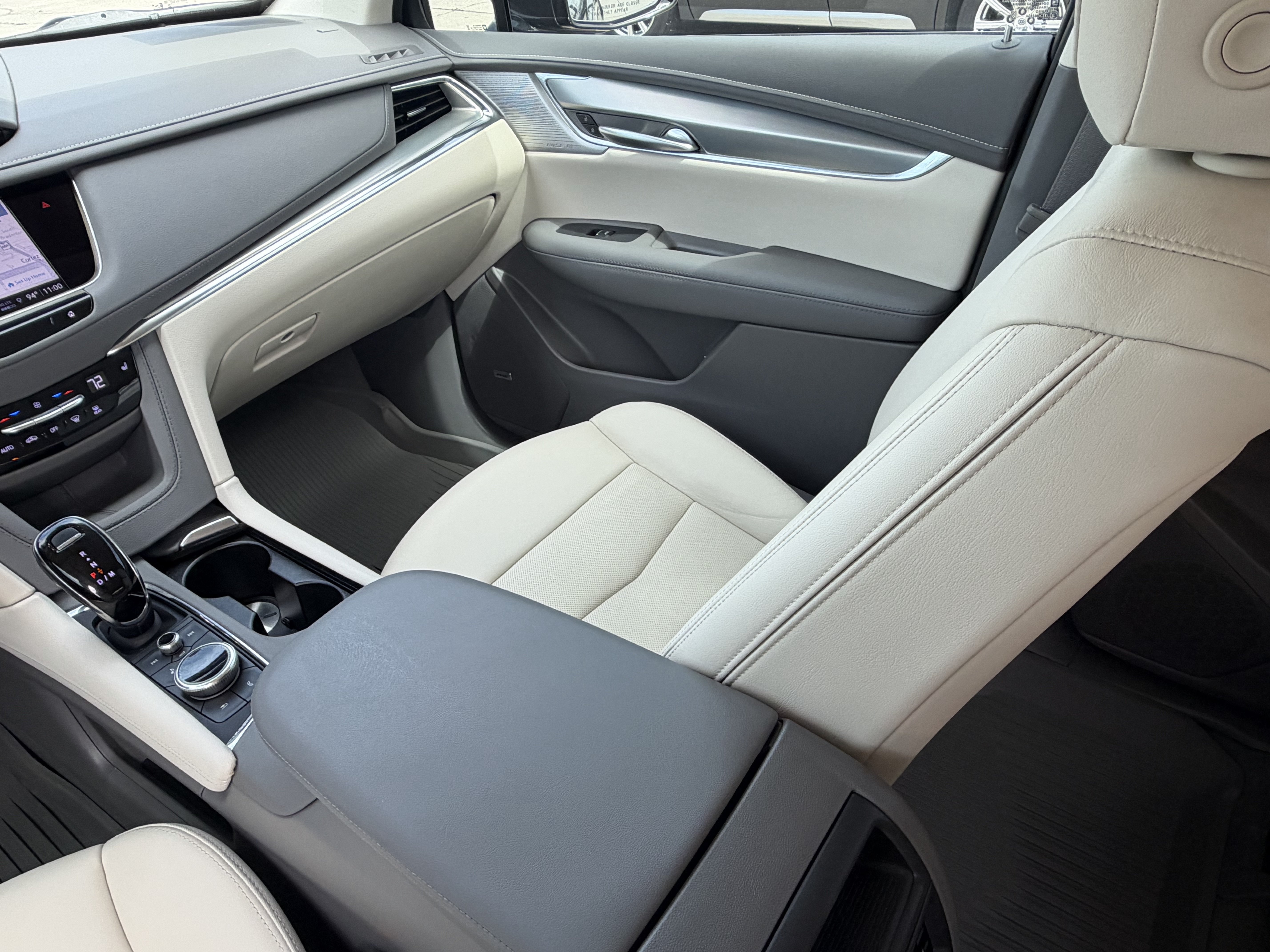 Certified 2023 Cadillac XT5 Premium Luxury w/ Technology Package FWD image 9