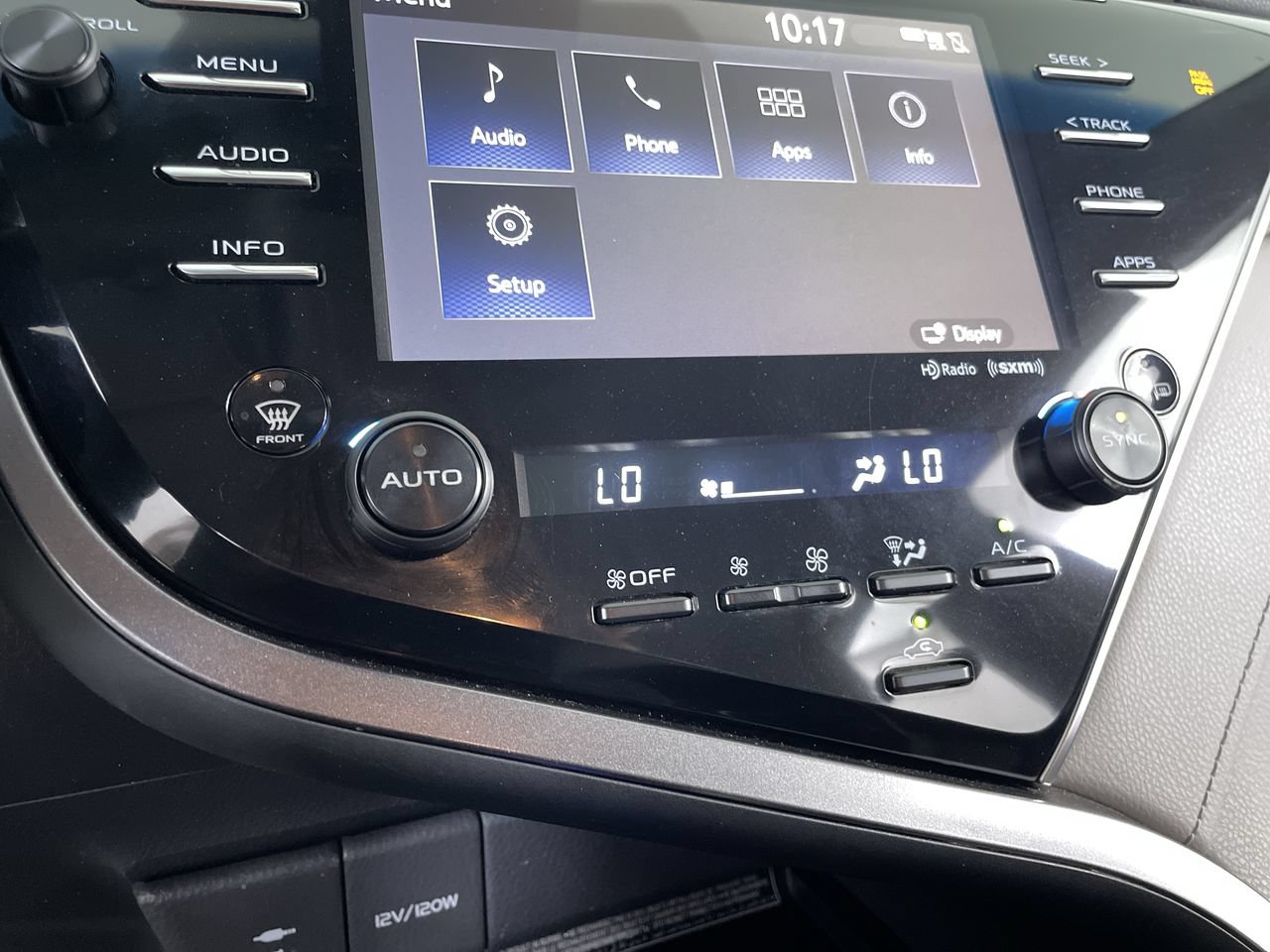 Used 2018 Toyota Camry SE w/ Audio Package FWD image 16