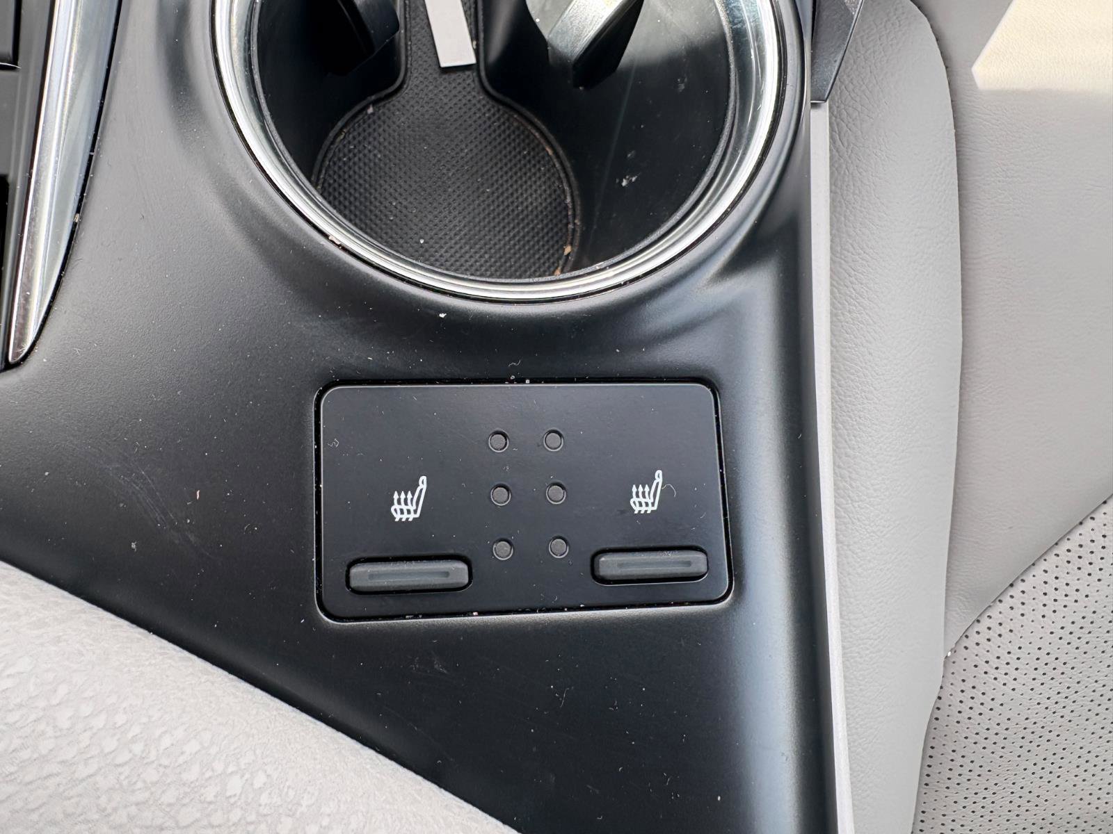 Used 2019 Toyota Camry XSE image 28