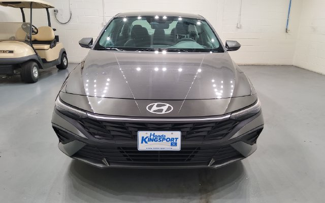 Used 2024 Hyundai Elantra SEL FWD image 2