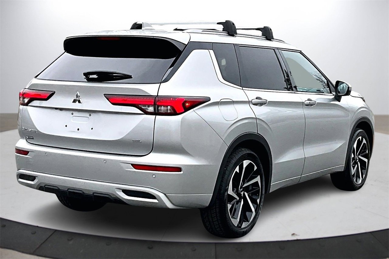 Used 2022 Mitsubishi Outlander SEL image 8