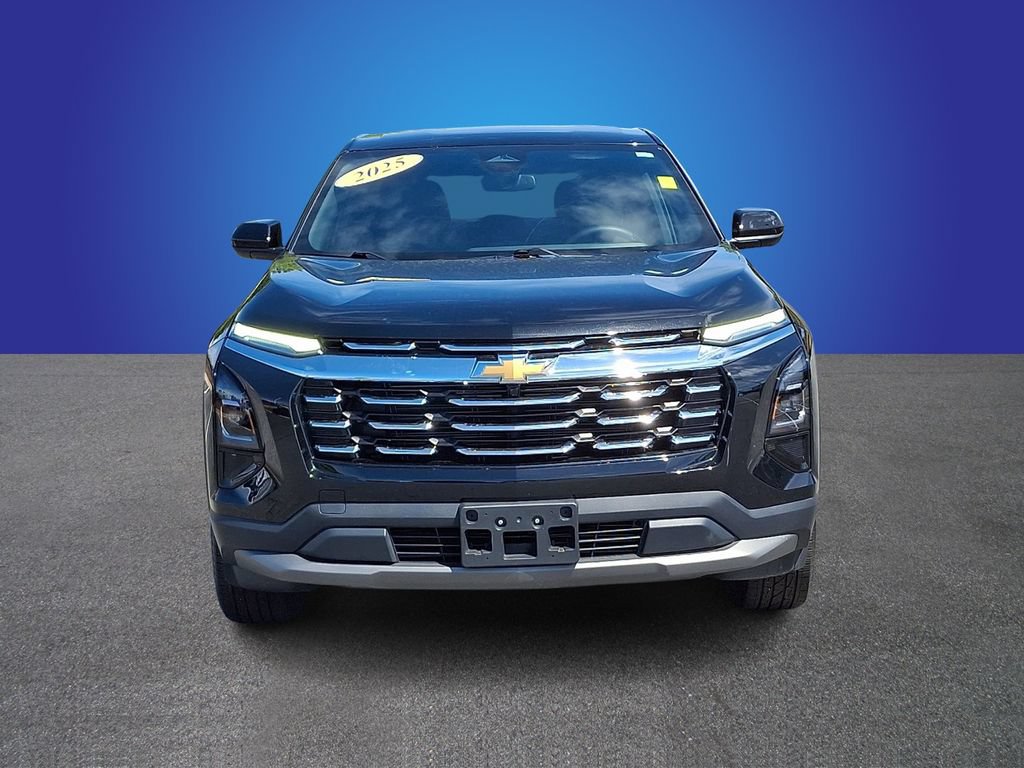 Used 2025 Chevrolet Equinox LT FWD image 2