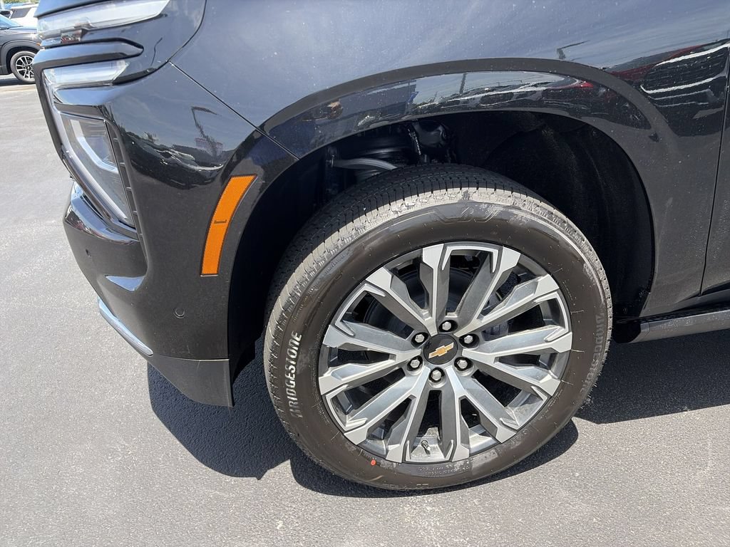 New 2026 Chevrolet Suburban High Country AWD/4WD image 16