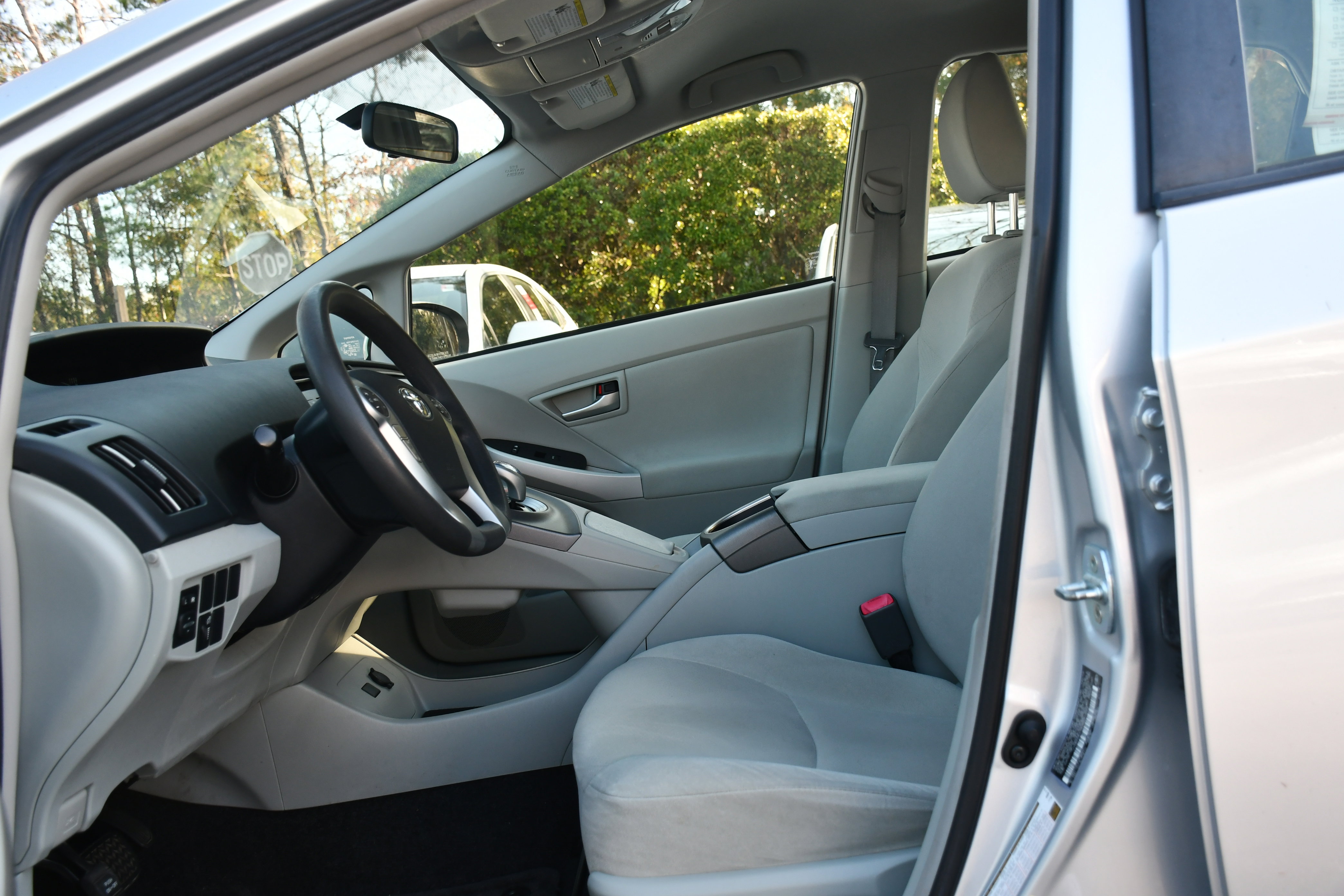 Used 2013 Toyota Prius Five image 7